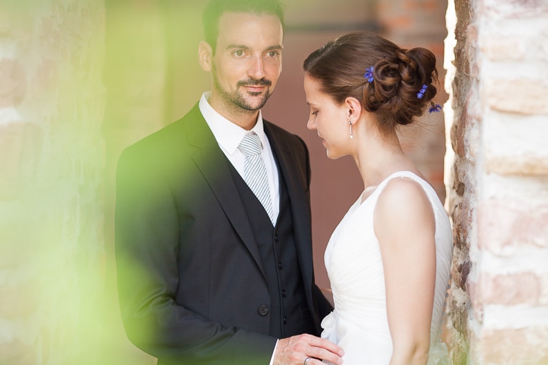 verliebtes Hochzeitspaar